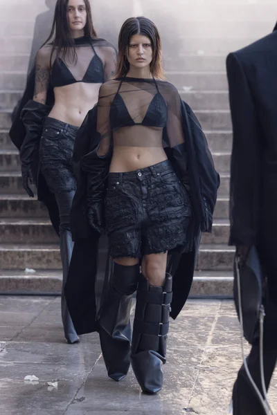 Look 8